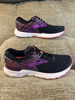 Brooks Adrenaline GTS 19 Women’s Running Shoes Black Purple and Coral Size 9